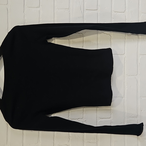 Priv Ribbed, Long Sleeved, Snap-front Scoop Neck Top - Picture 3 of 5